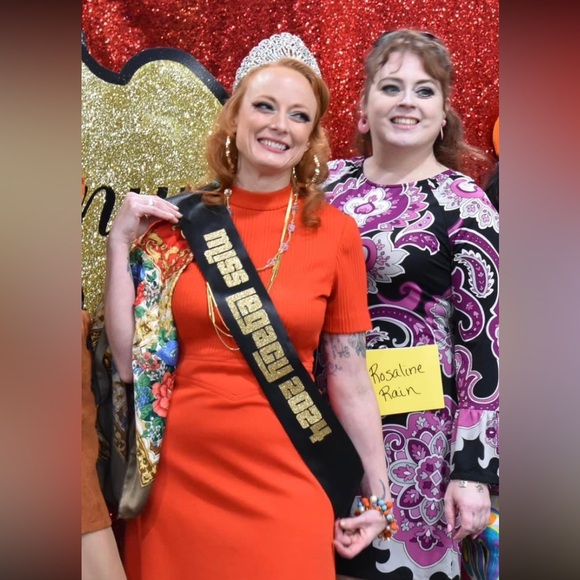 ABOUT ME - Picture 15 of 15